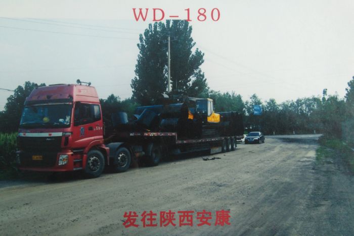 WD-180履帶式旋挖鉆機發往陜西安康